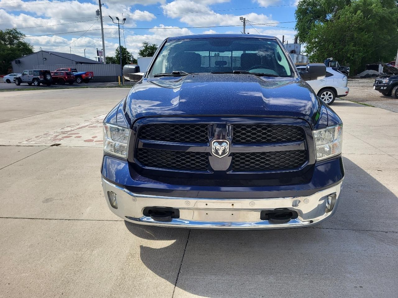 RAM 1500 SLT Crew Cab SWB 4WD 2016