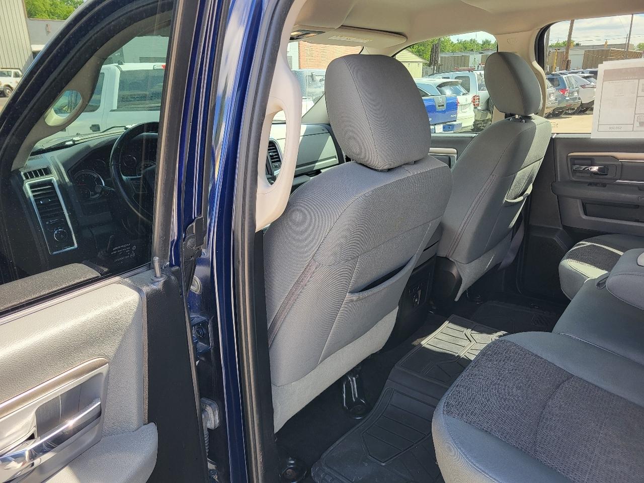 RAM 1500 SLT Crew Cab SWB 4WD 2016