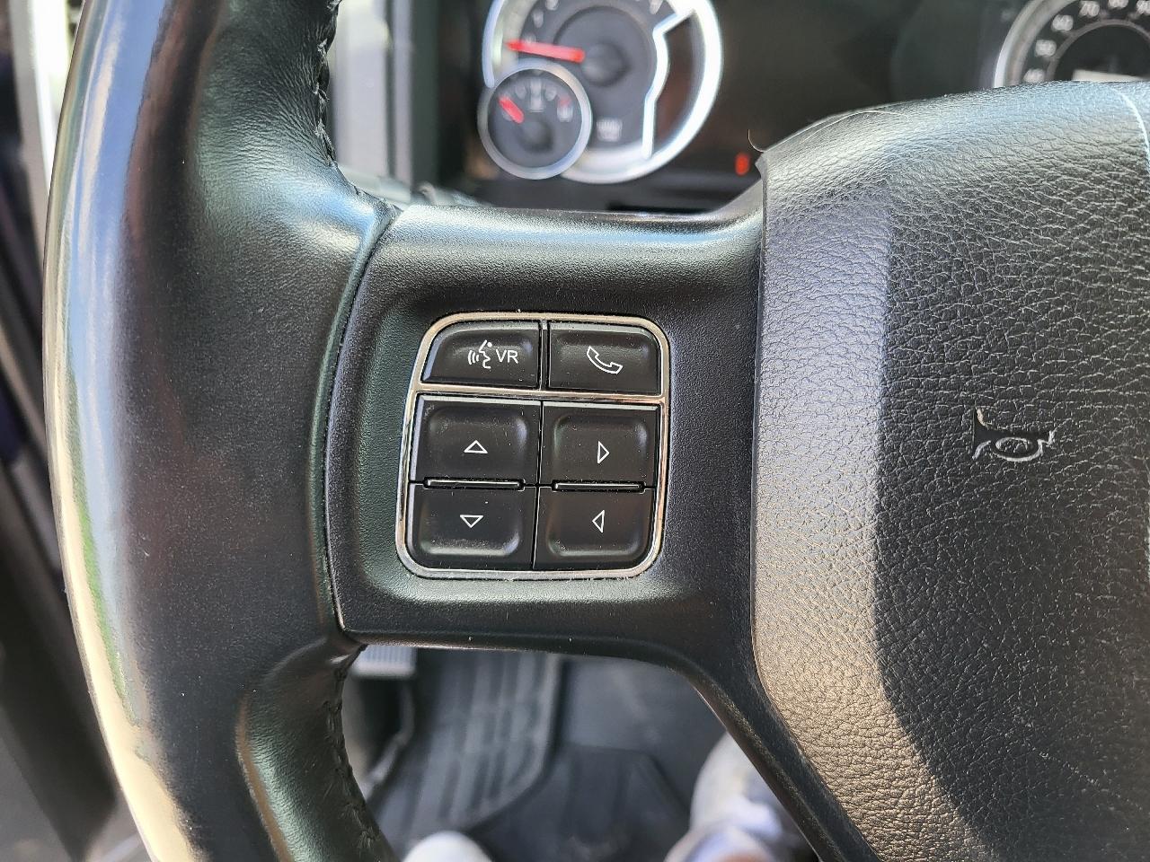 RAM 1500 SLT Crew Cab SWB 4WD 2016
