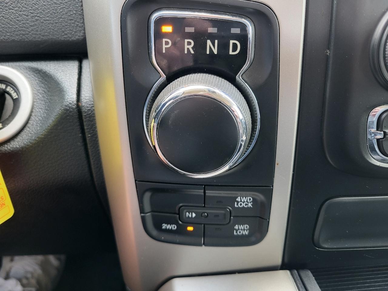 RAM 1500 SLT Crew Cab SWB 4WD 2016