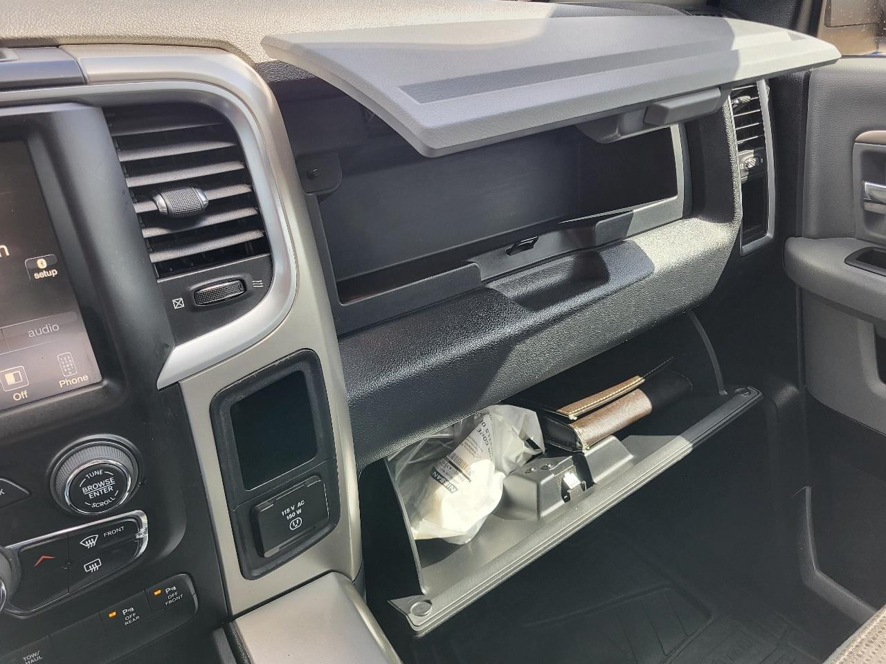 RAM 1500 SLT Crew Cab SWB 4WD 2016
