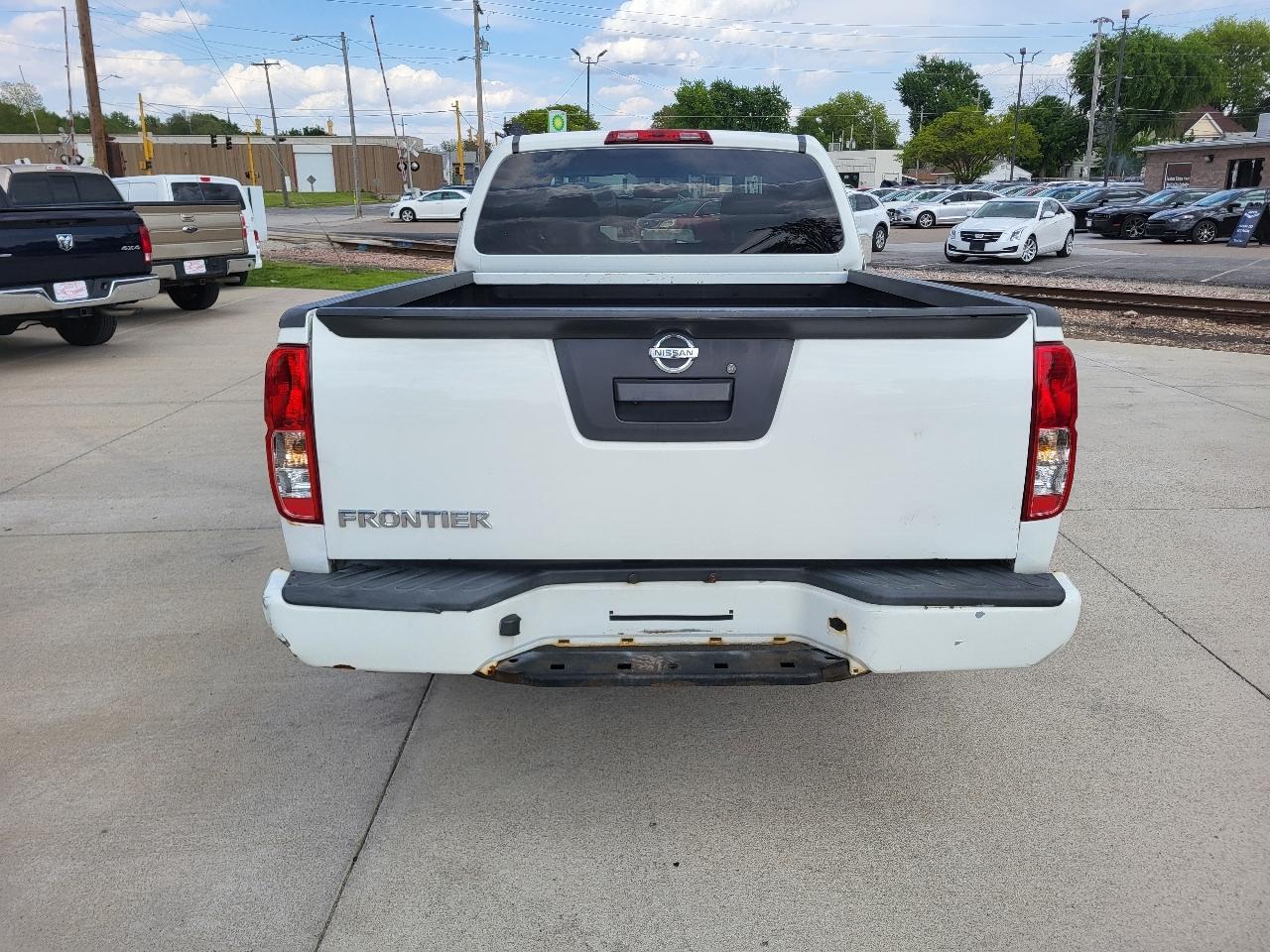 Nissan Frontier S King Cab I4 5MT 2WD 2019