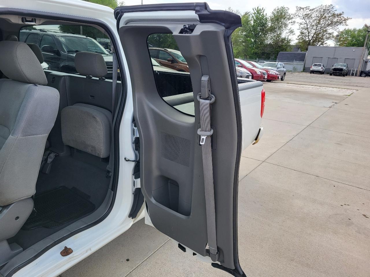 Nissan Frontier S King Cab I4 5MT 2WD 2019
