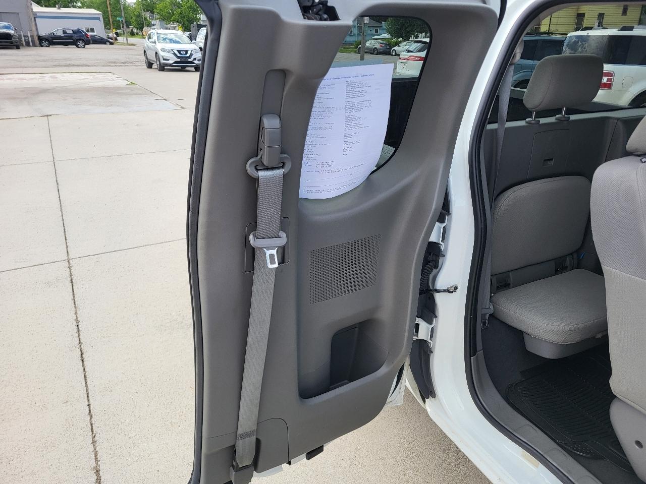 Nissan Frontier S King Cab I4 5MT 2WD 2019