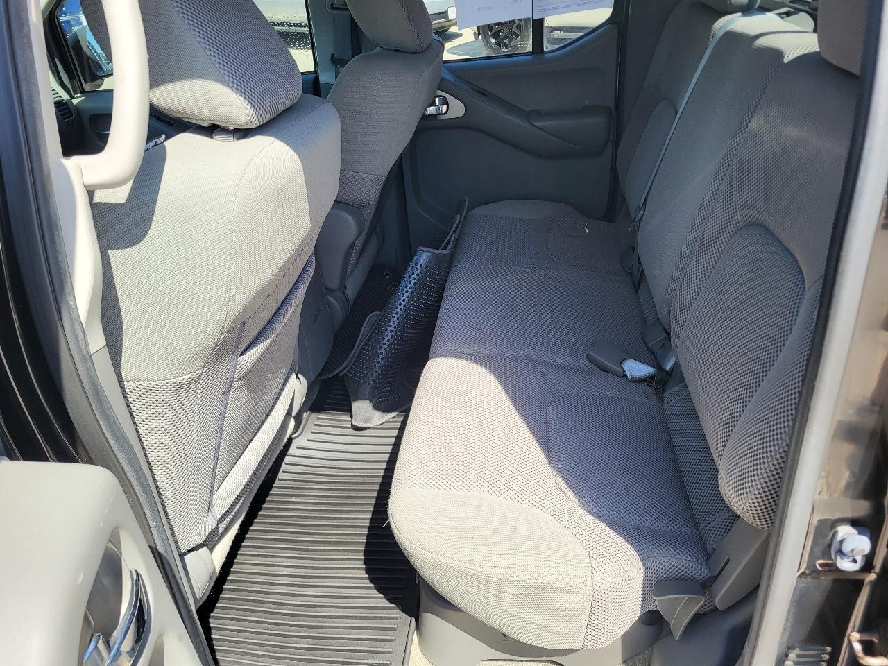 Nissan Frontier SL Crew Cab 4WD 2014