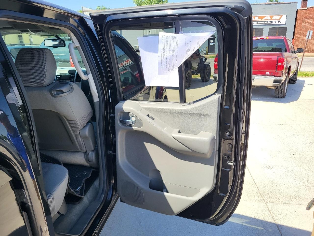 Nissan Frontier SL Crew Cab 4WD 2014