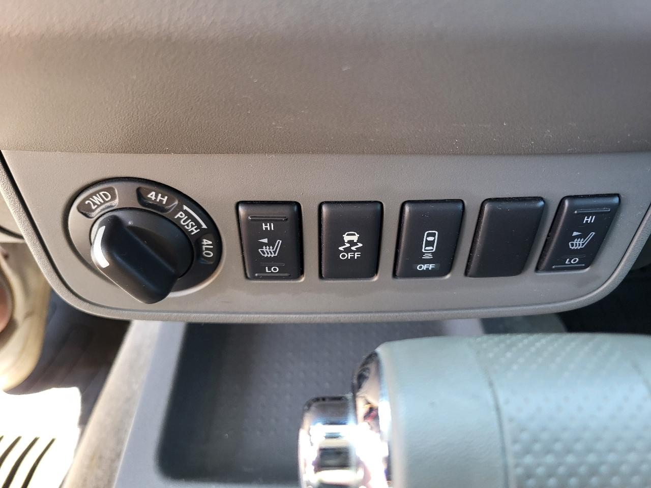 Nissan Frontier SL Crew Cab 4WD 2014
