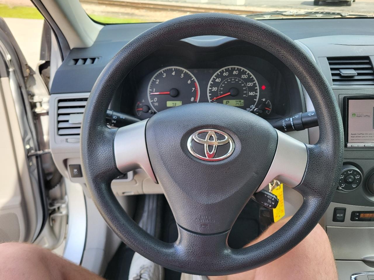 Toyota Corolla LE 4-Speed AT 2011