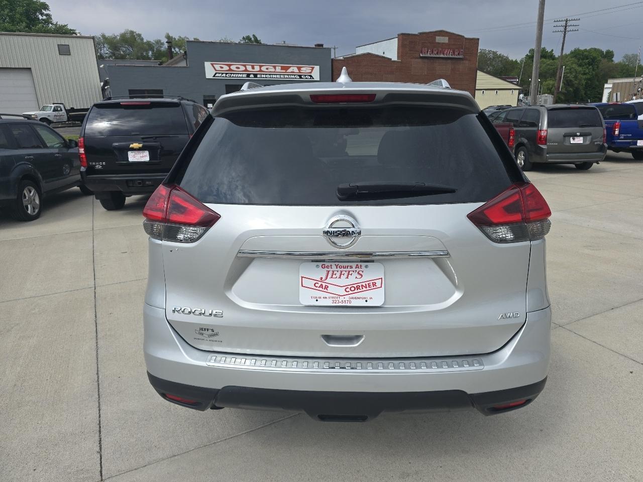 Nissan Rogue SV AWD 2017