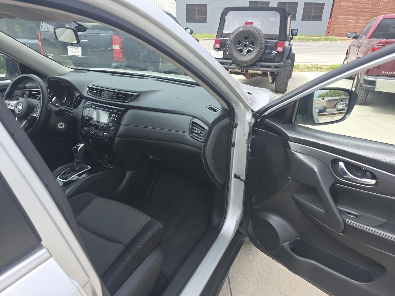 Nissan Rogue SV AWD 2017