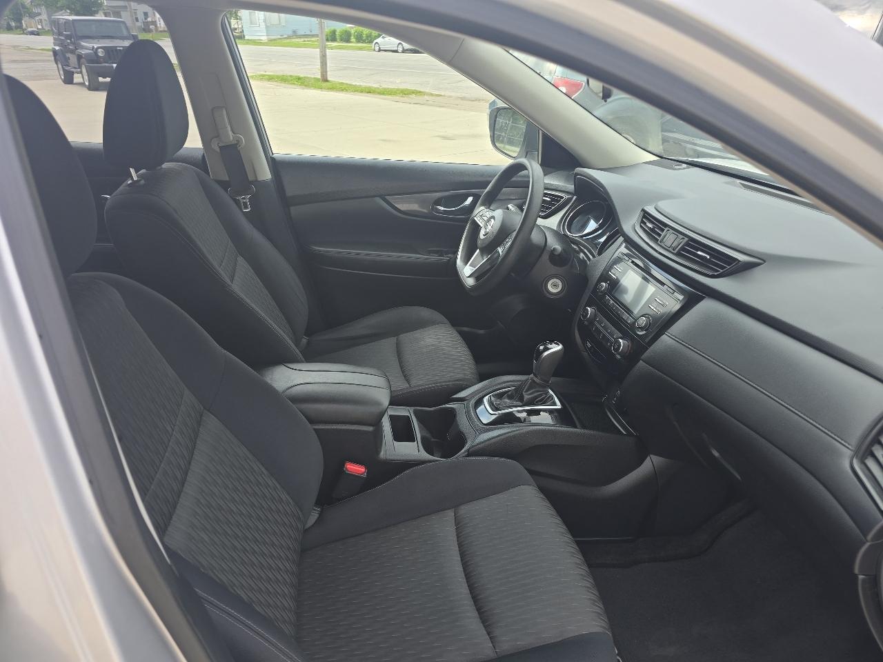 Nissan Rogue SV AWD 2017