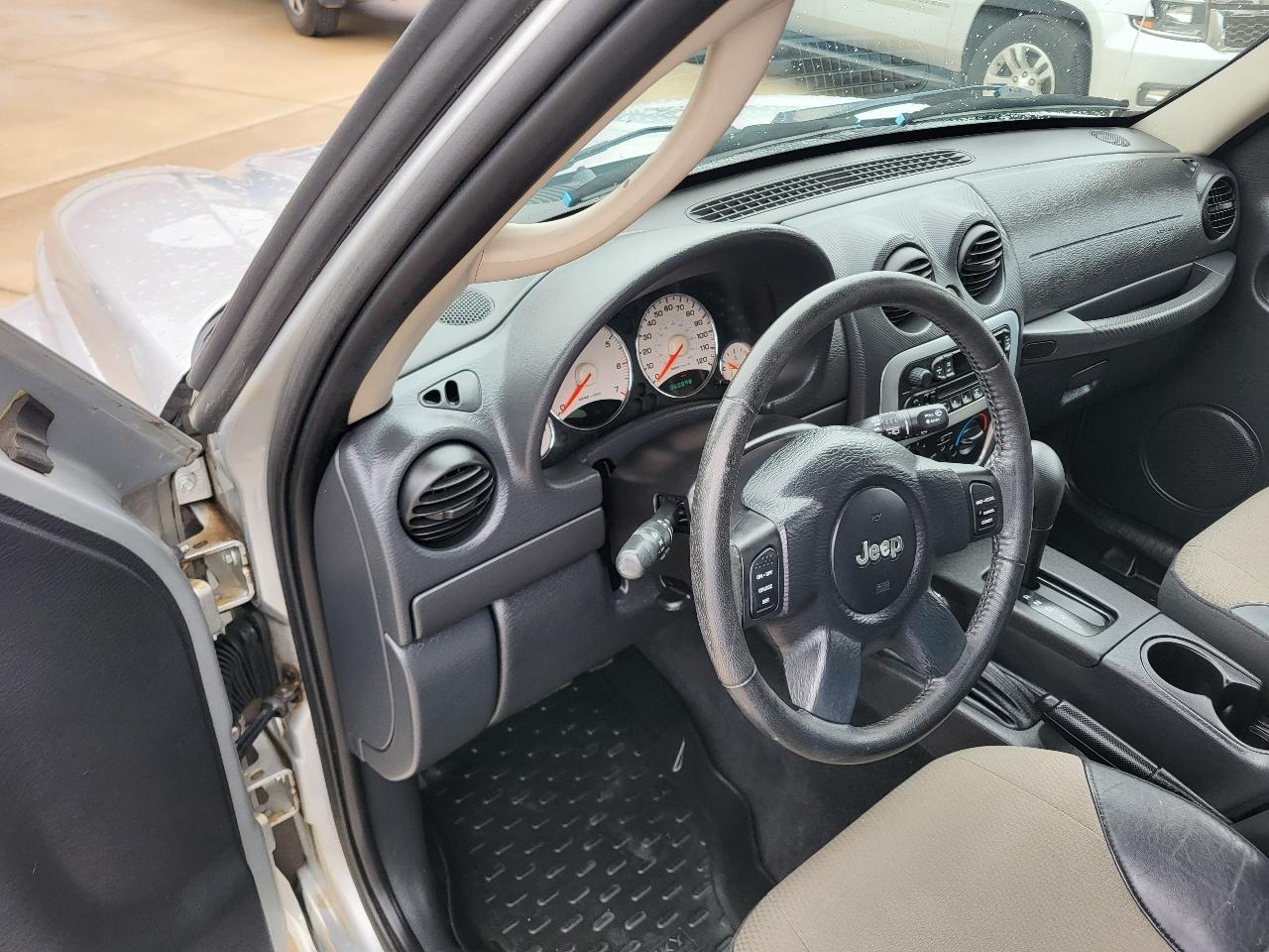 Jeep Liberty Sport 4WD 2004