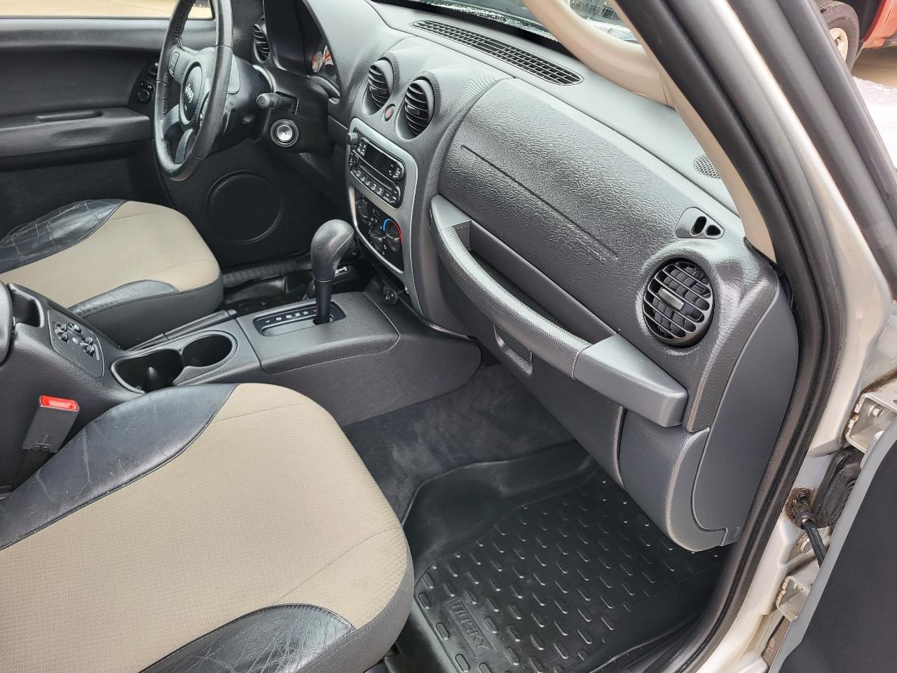 Jeep Liberty Sport 4WD 2004