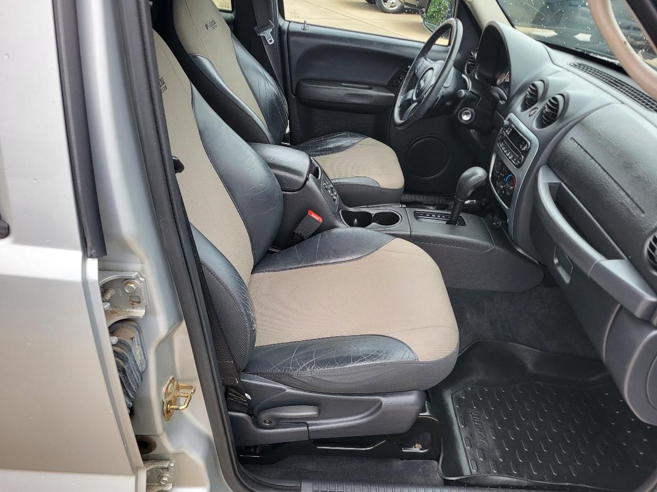 Jeep Liberty Sport 4WD 2004