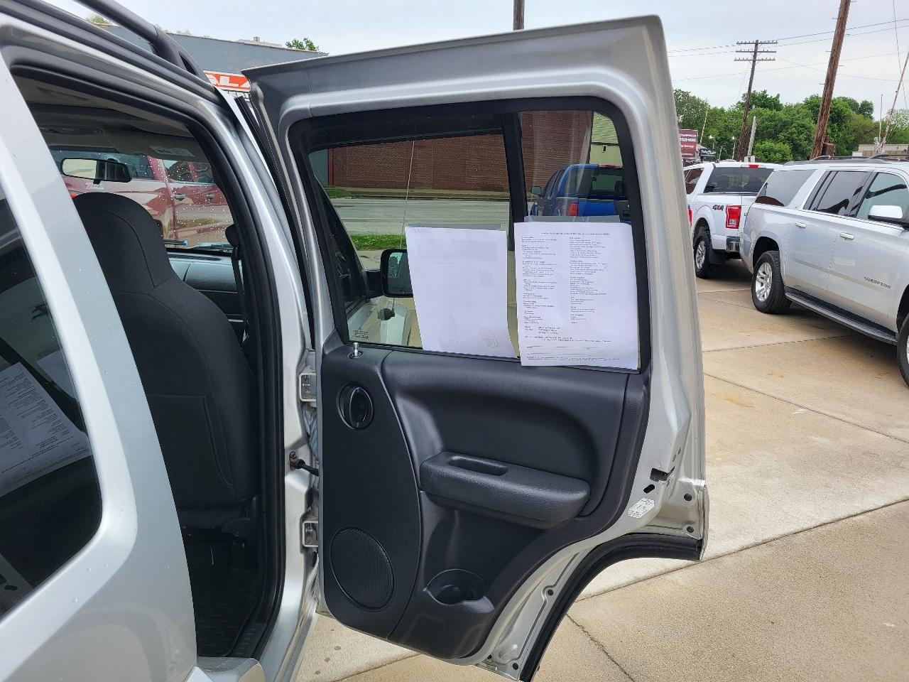 Jeep Liberty Sport 4WD 2004