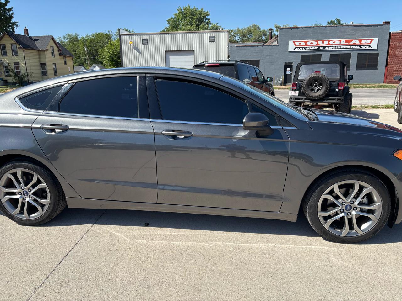 View vehicle photo 3