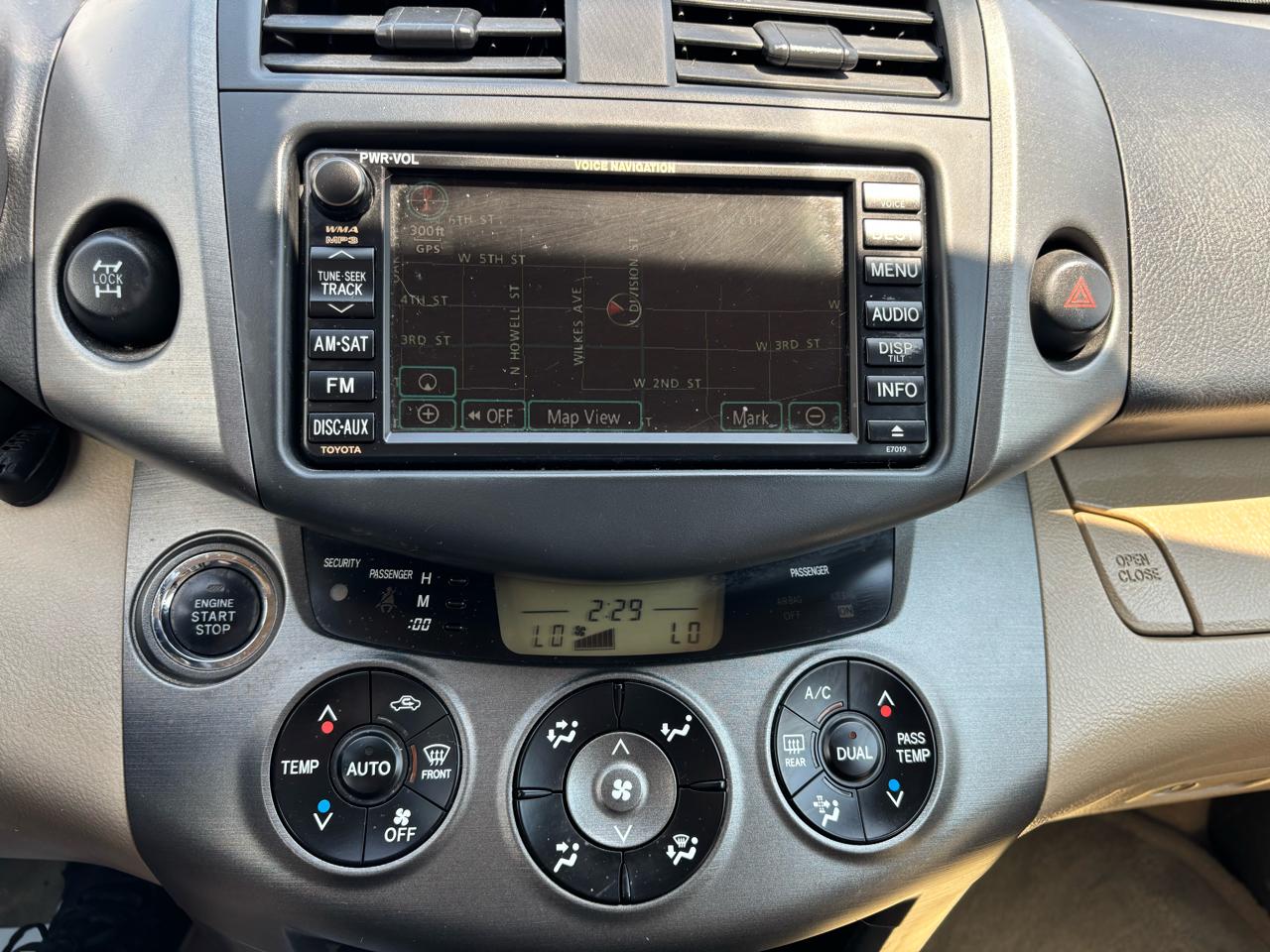 Toyota RAV4 Limited V6 4WD 2009