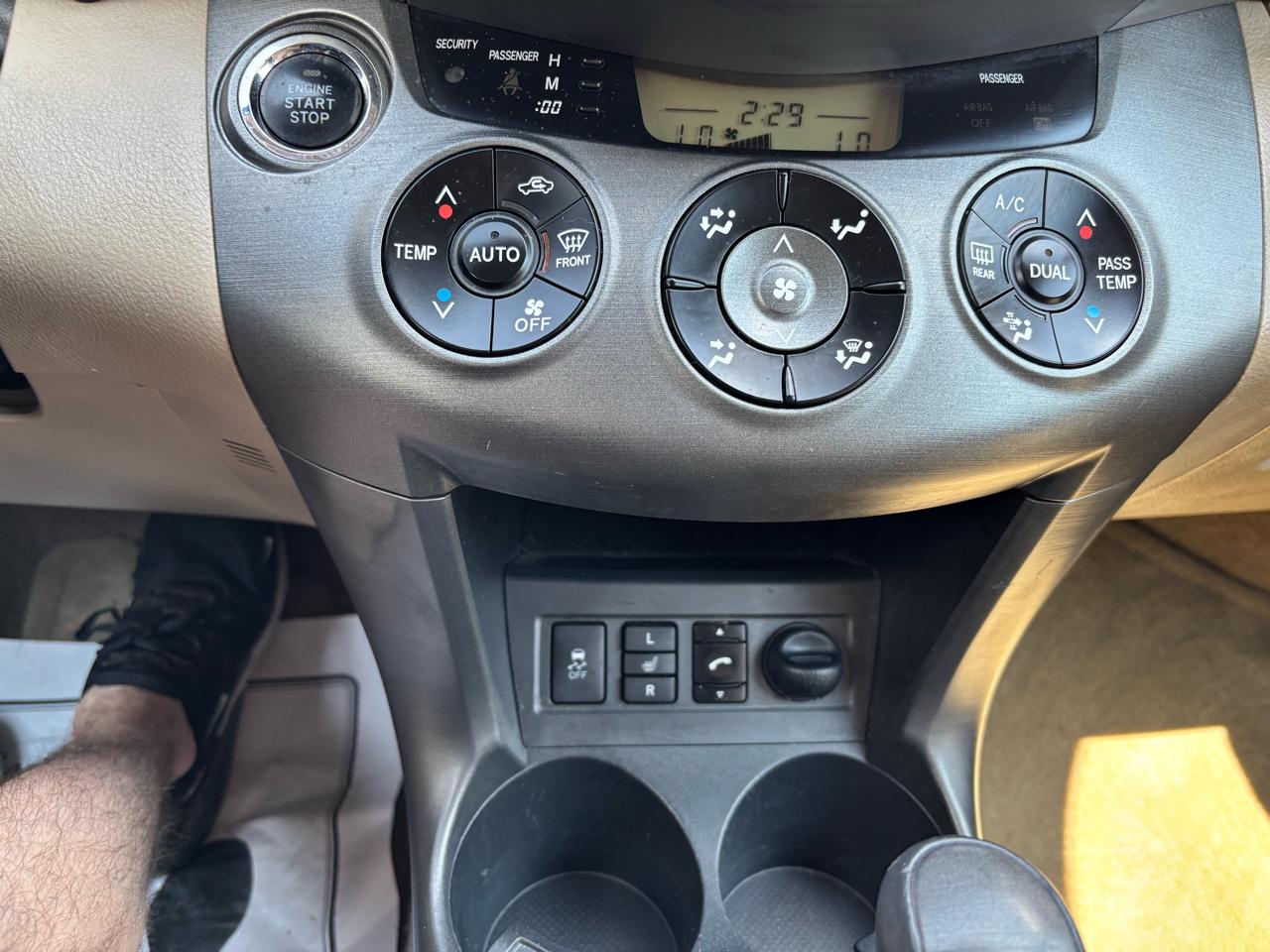 Toyota RAV4 Limited V6 4WD 2009