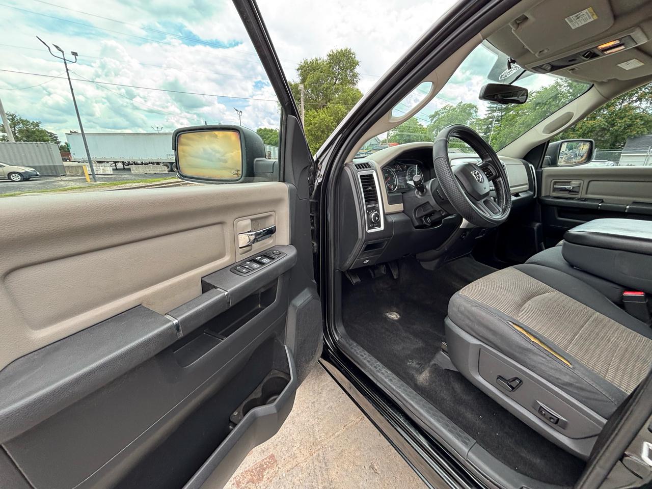 RAM 1500 SLT Crew Cab 4WD 2012