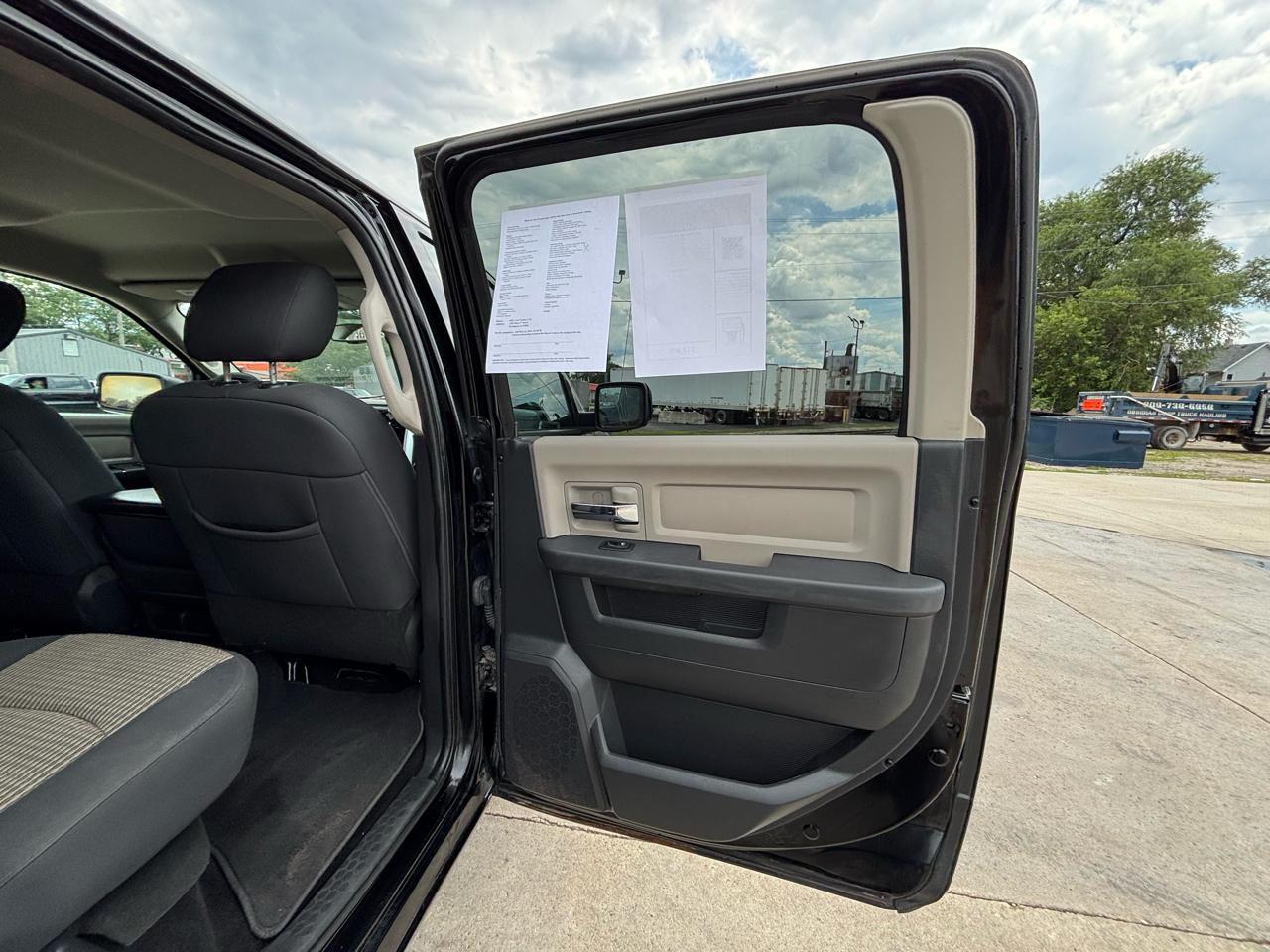 RAM 1500 SLT Crew Cab 4WD 2012