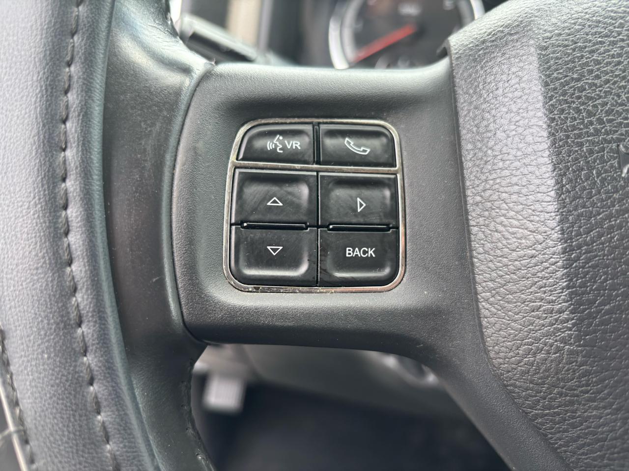 RAM 1500 SLT Crew Cab 4WD 2012