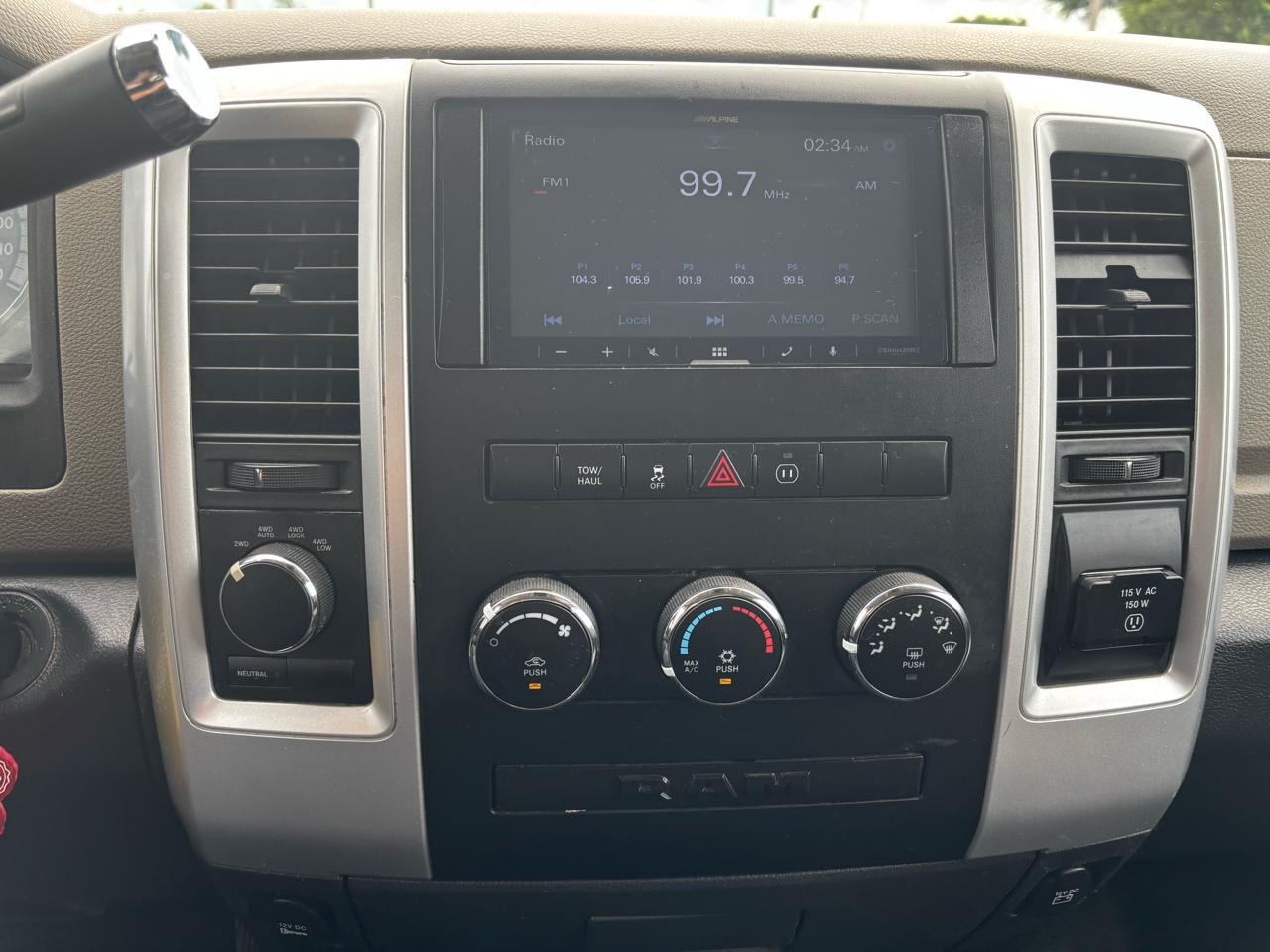 RAM 1500 SLT Crew Cab 4WD 2012