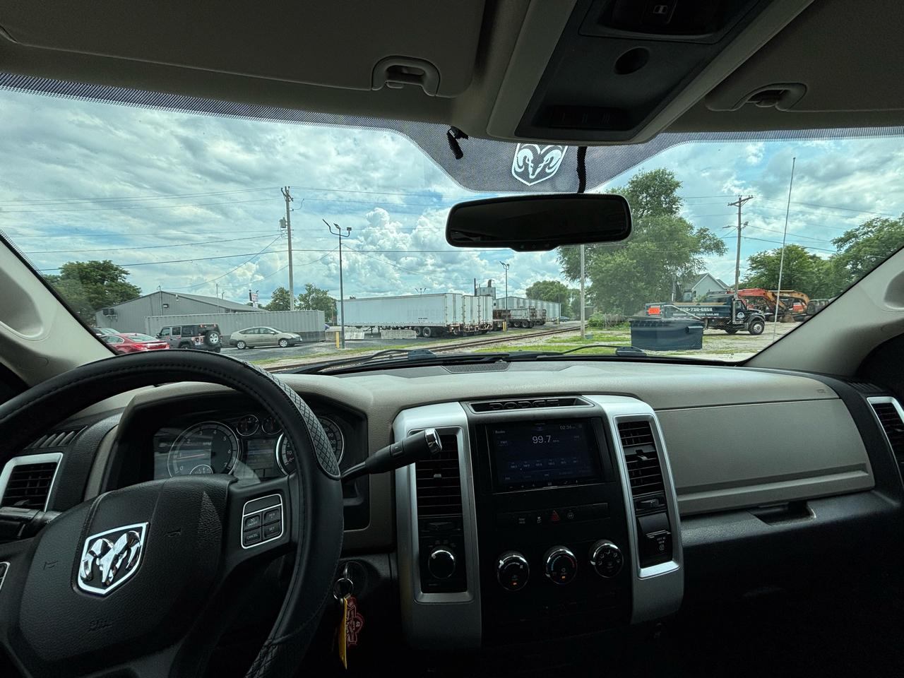 RAM 1500 SLT Crew Cab 4WD 2012