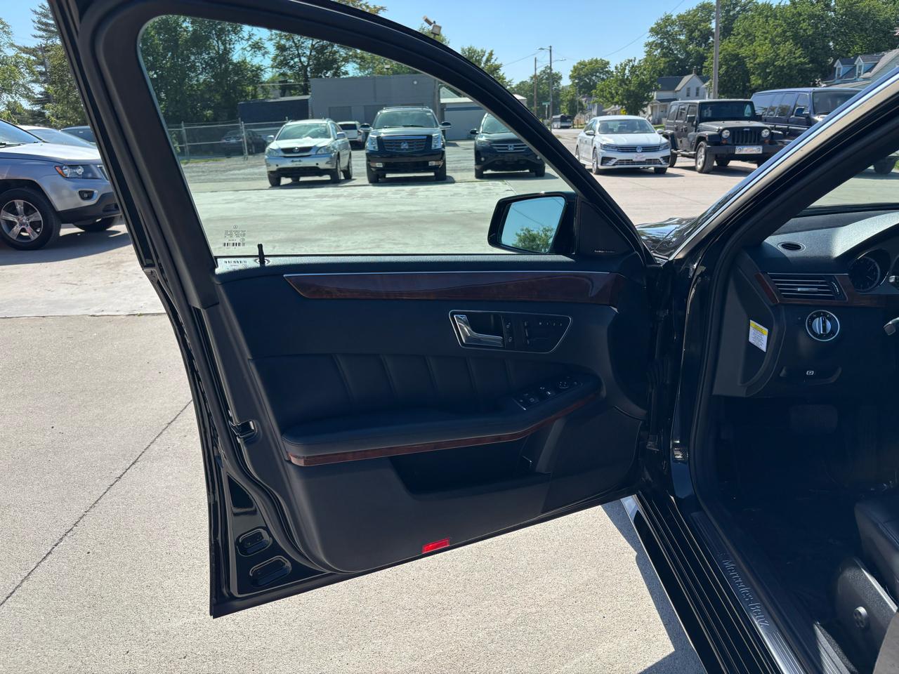 Mercedes-Benz E-Class E350 Sedan 4MATIC 2011