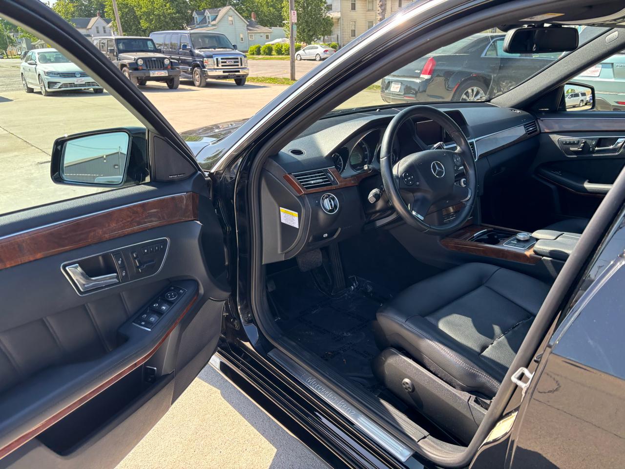 Mercedes-Benz E-Class E350 Sedan 4MATIC 2011
