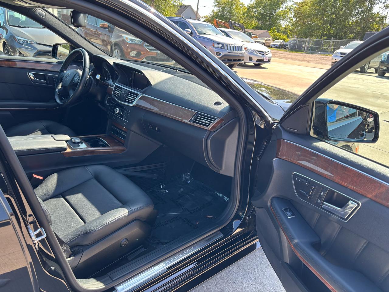 Mercedes-Benz E-Class E350 Sedan 4MATIC 2011