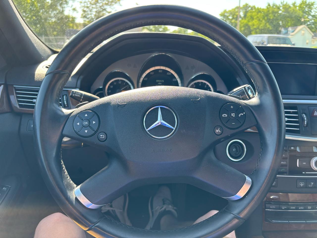Mercedes-Benz E-Class E350 Sedan 4MATIC 2011