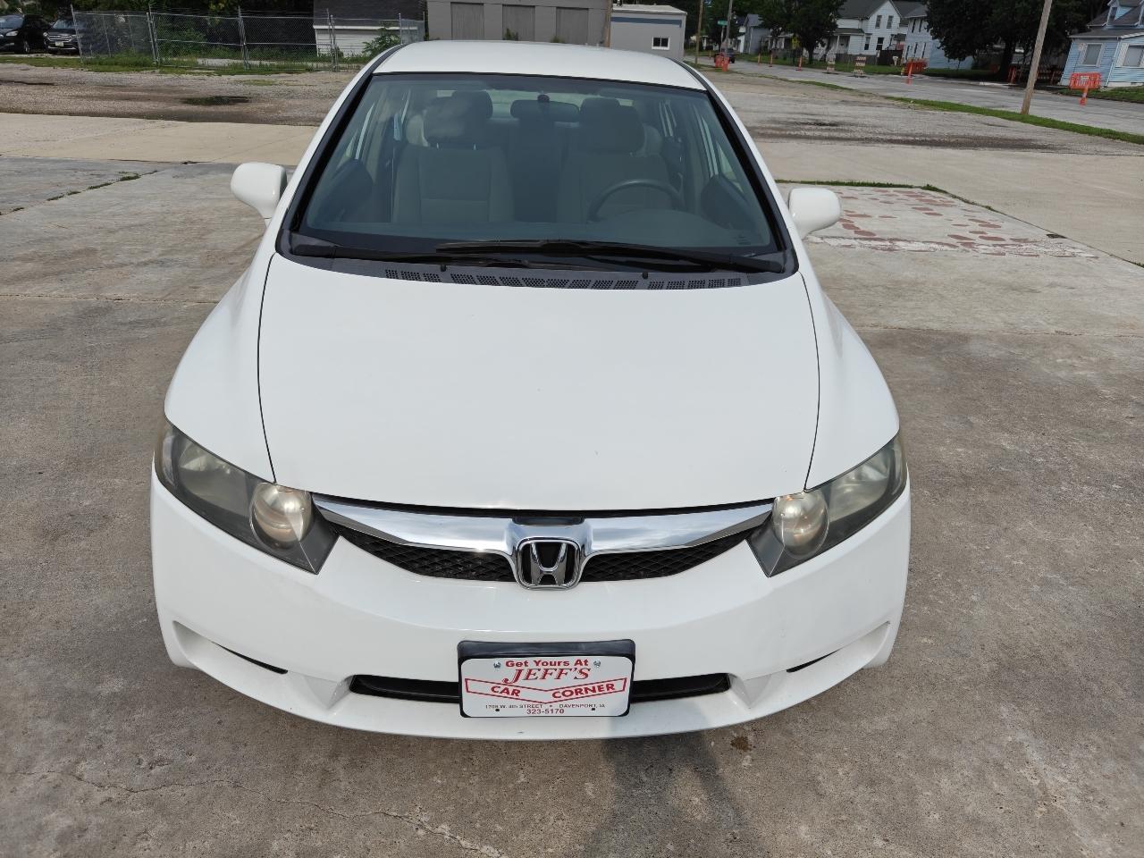 Honda Civic LX Sedan 5-Speed AT 2010