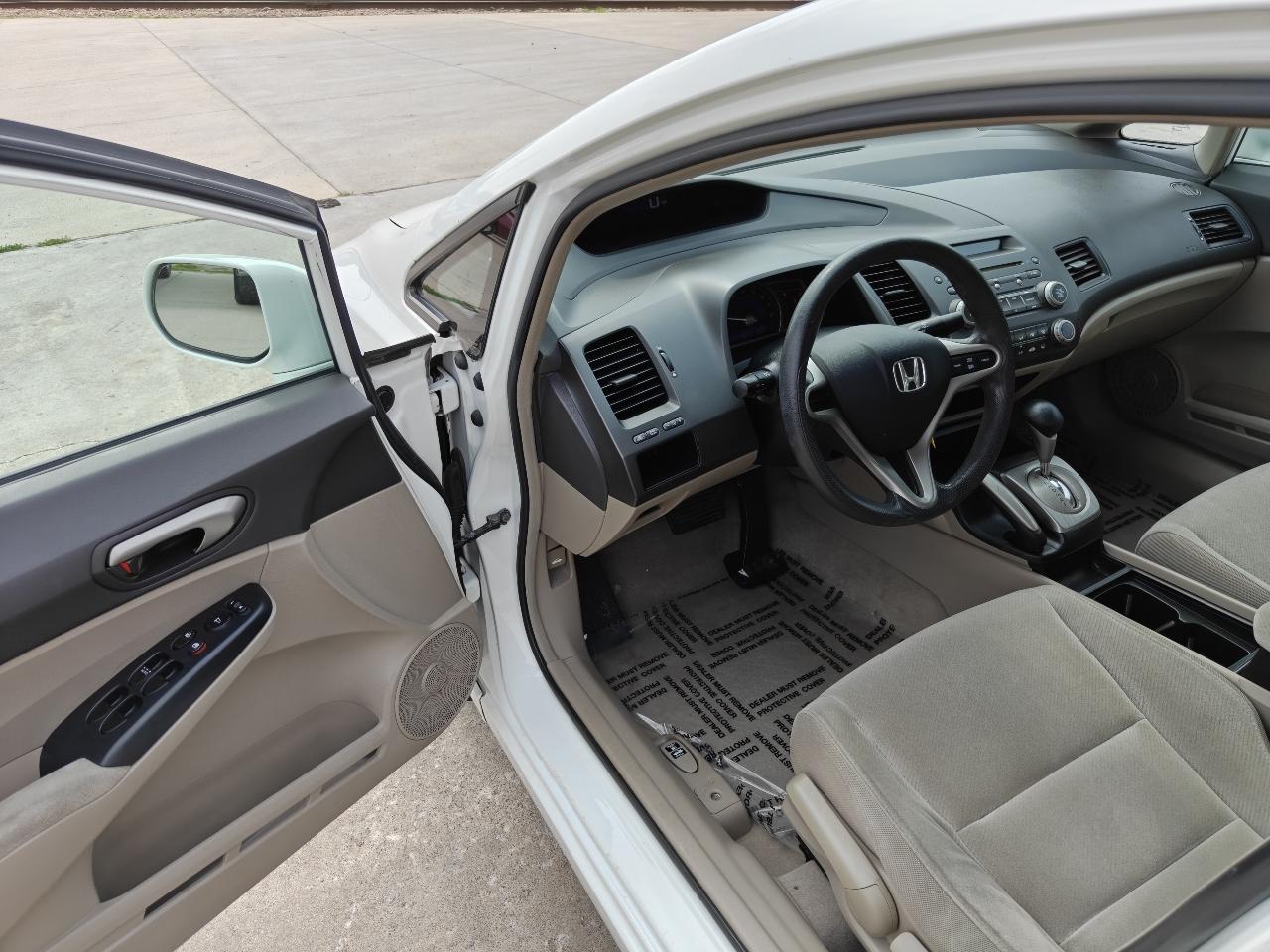 Honda Civic LX Sedan 5-Speed AT 2010