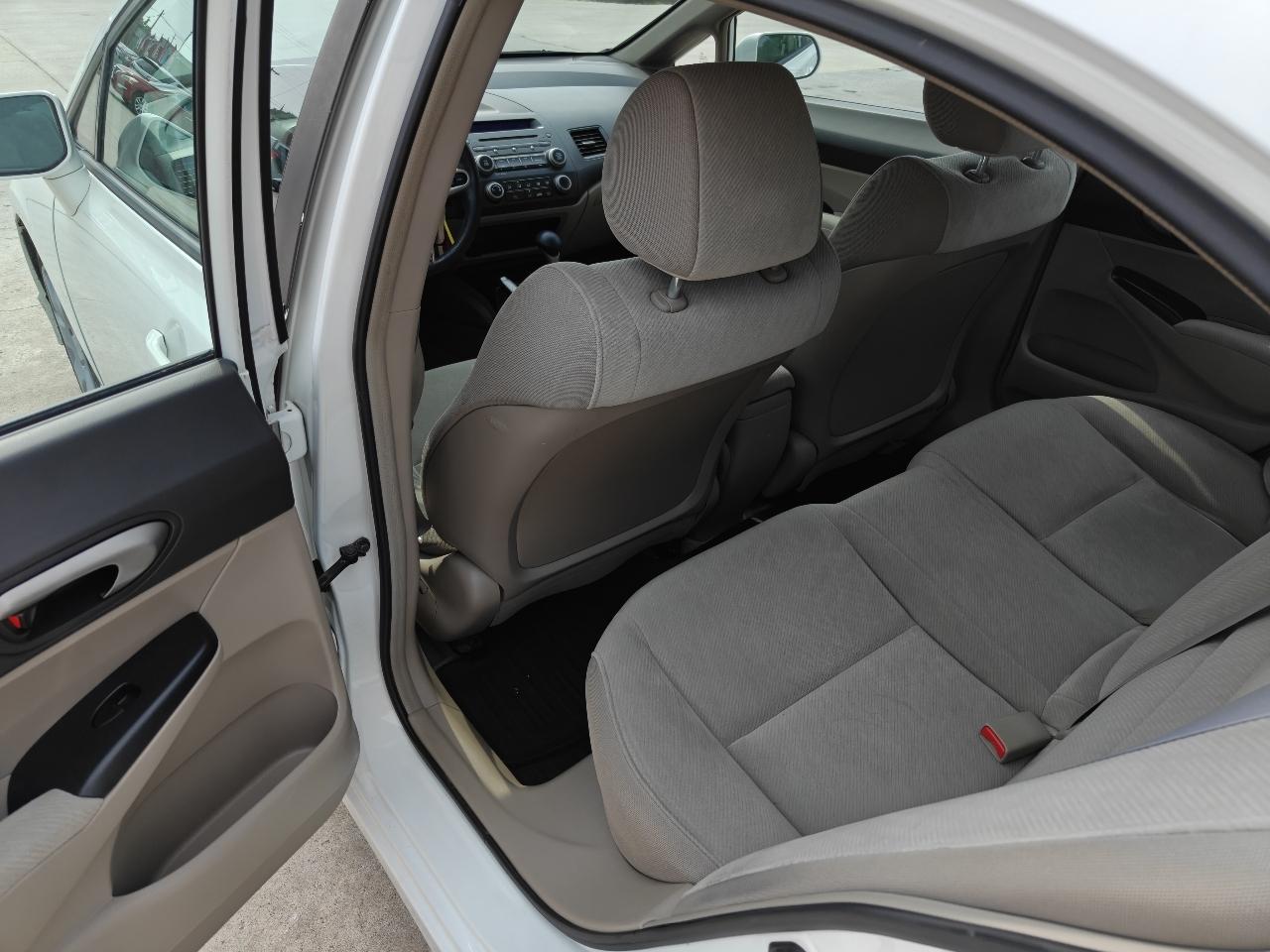 Honda Civic LX Sedan 5-Speed AT 2010