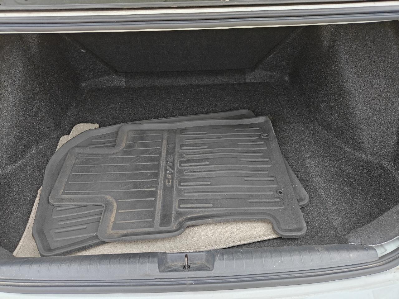 Honda Civic LX Sedan 5-Speed AT 2010