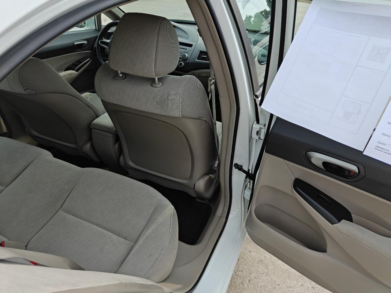 Honda Civic LX Sedan 5-Speed AT 2010