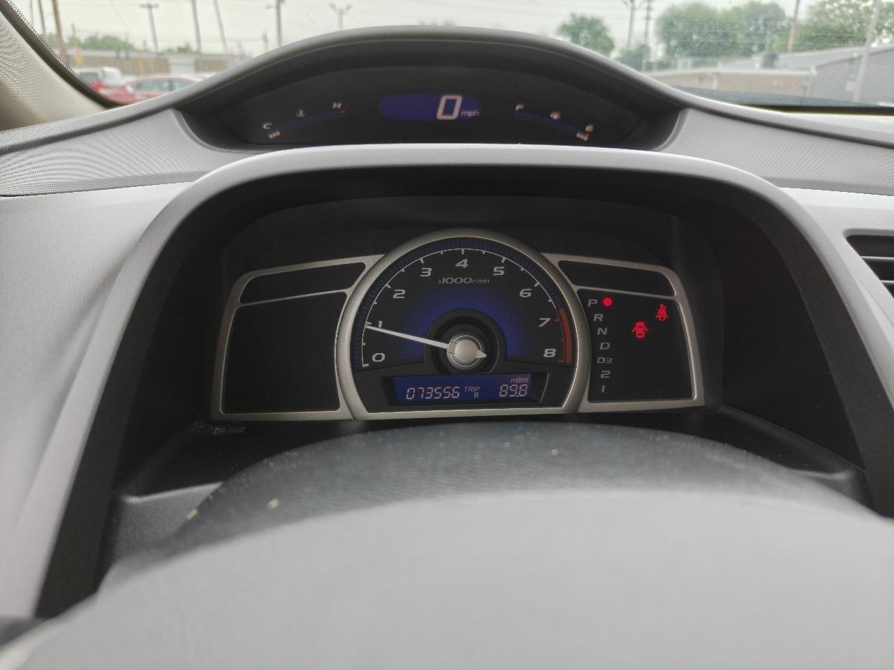 Honda Civic LX Sedan 5-Speed AT 2010