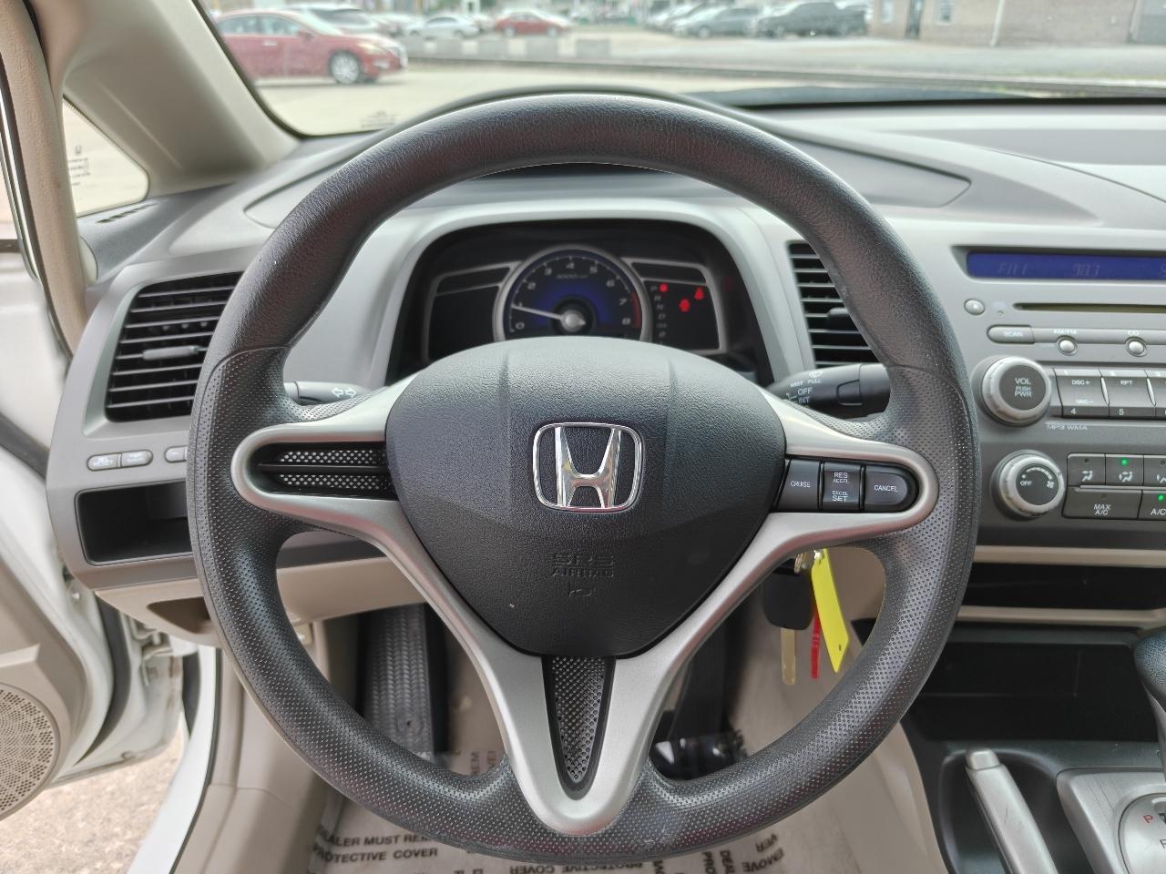 Honda Civic LX Sedan 5-Speed AT 2010