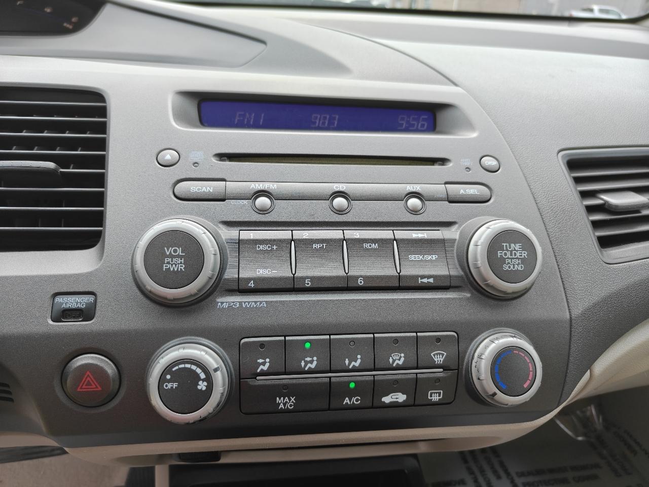 Honda Civic LX Sedan 5-Speed AT 2010