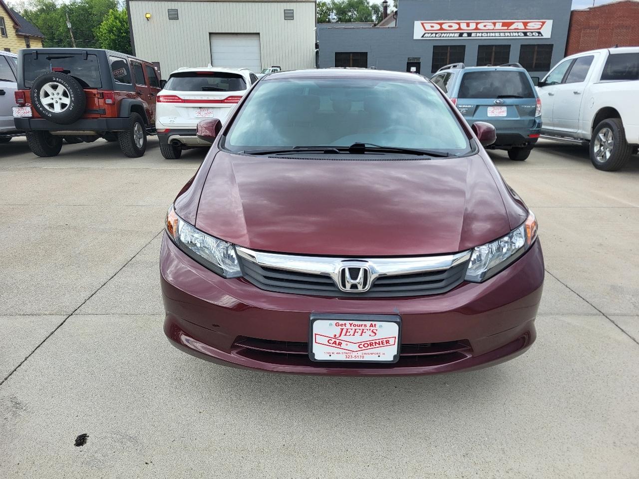 Honda Civic LX Sedan 5-Speed AT 2012