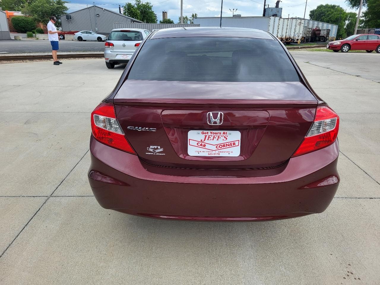 Honda Civic LX Sedan 5-Speed AT 2012