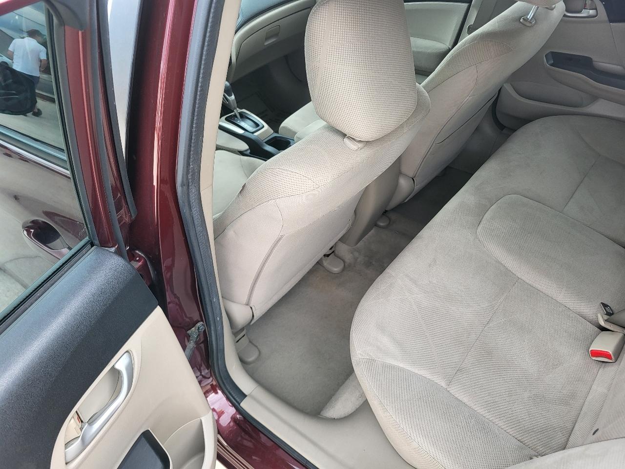 Honda Civic LX Sedan 5-Speed AT 2012