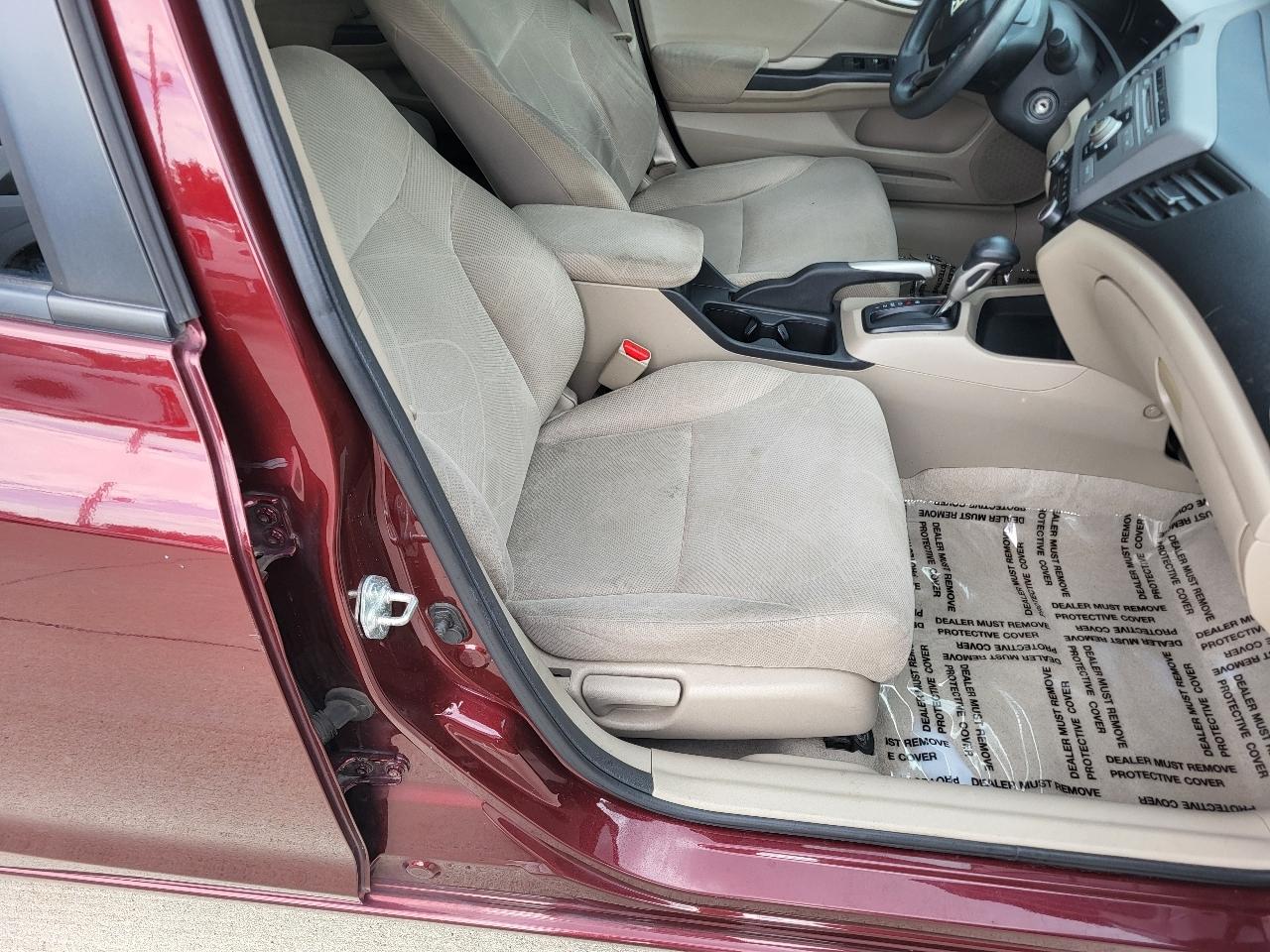 Honda Civic LX Sedan 5-Speed AT 2012
