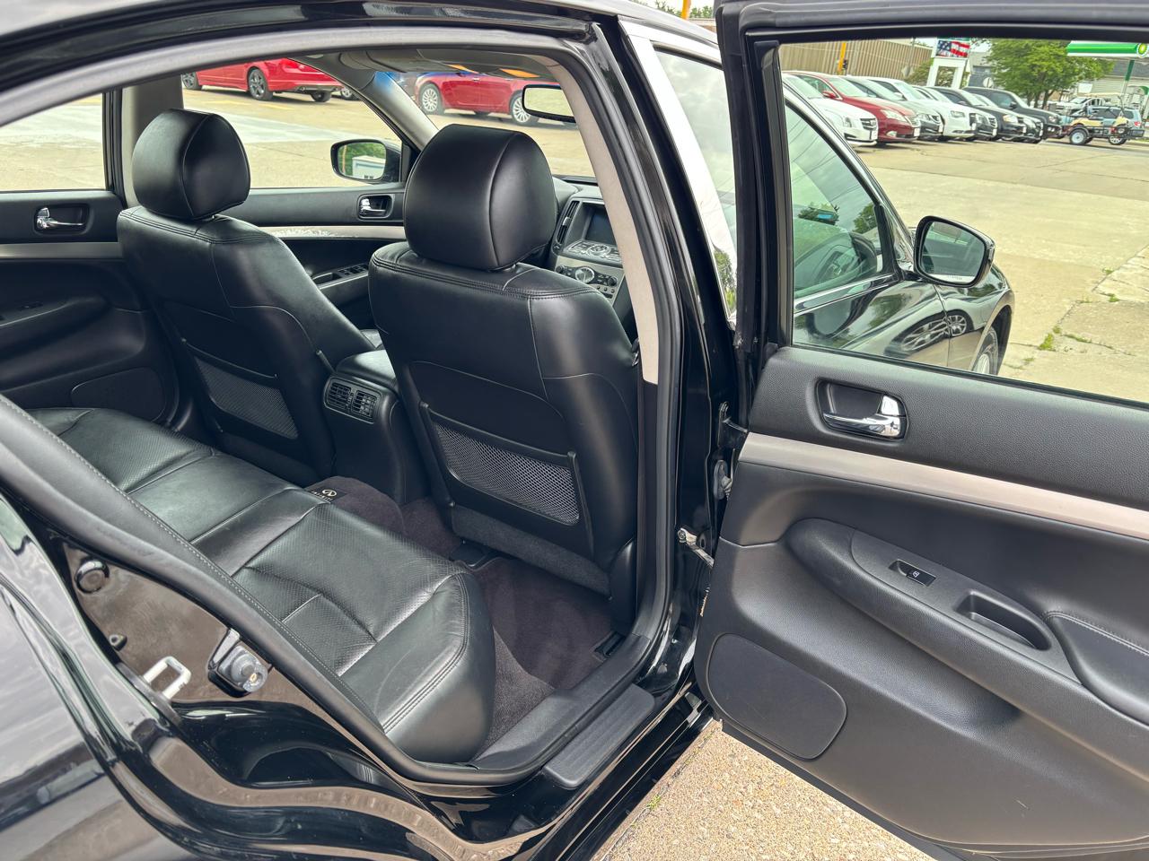 Infiniti G Sedan G25x AWD 2011