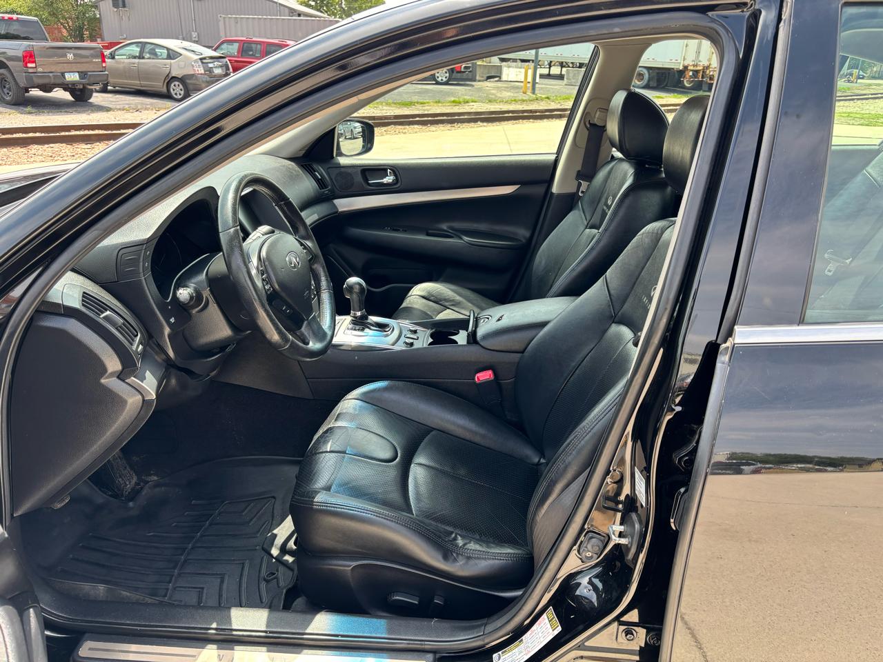 Infiniti G Sedan G25x AWD 2011