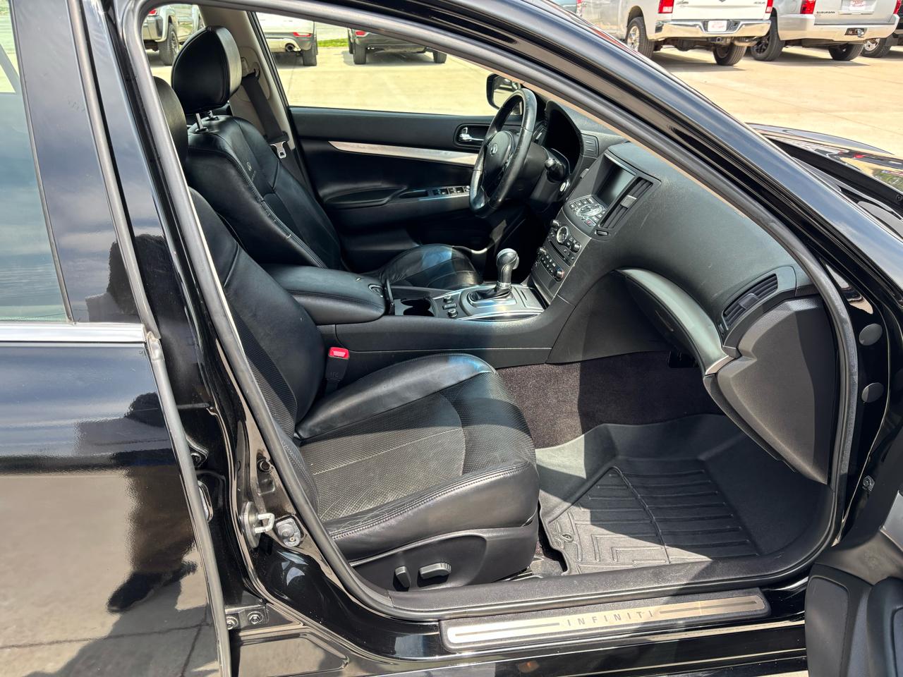 Infiniti G Sedan G25x AWD 2011