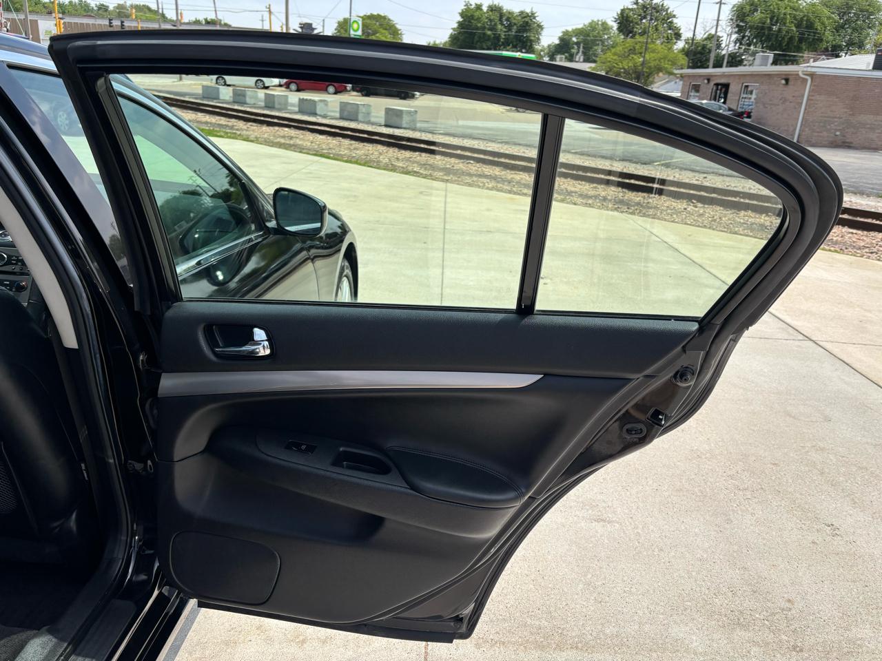 Infiniti G Sedan G25x AWD 2011