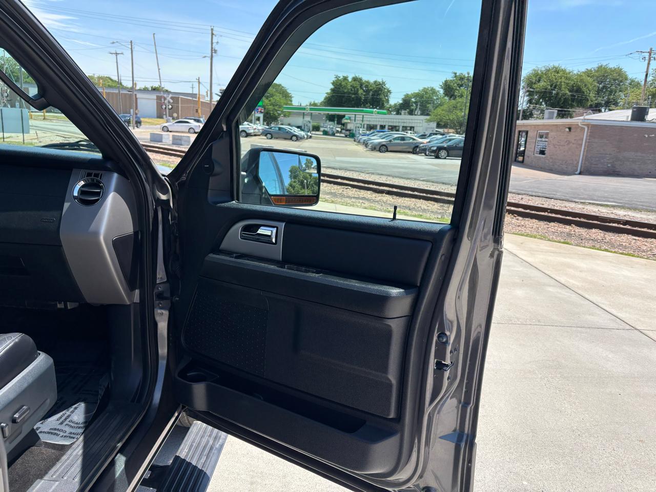 Ford Expedition Limited 4WD 2015
