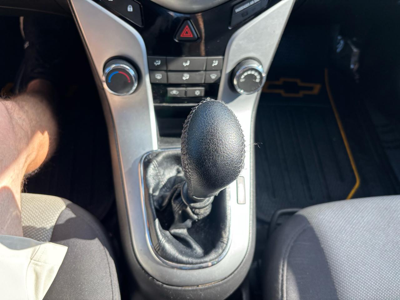 Chevrolet Cruze LS Manual 2014