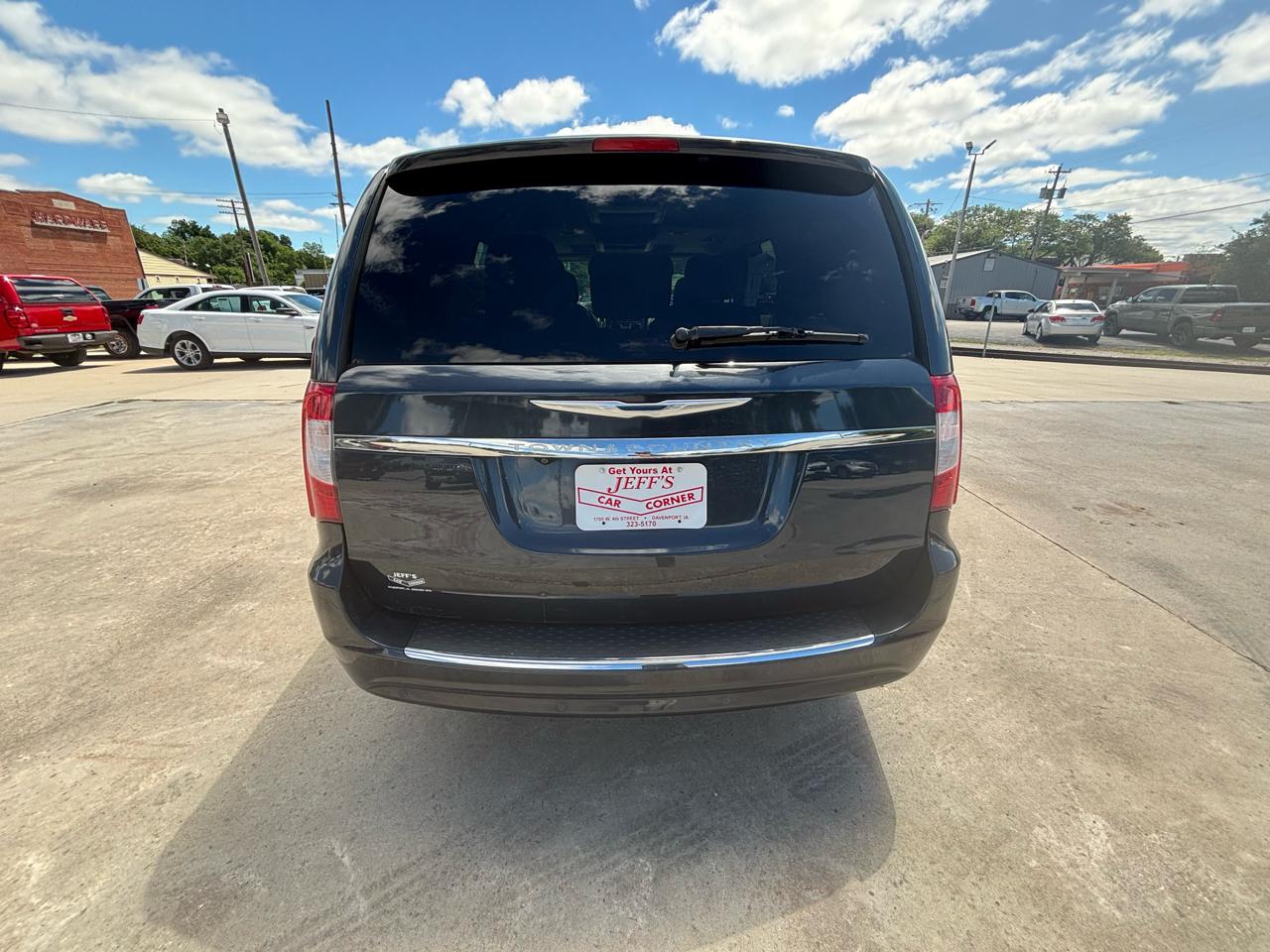 Chrysler Town & Country Touring-L 2013